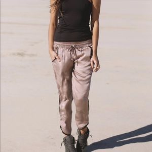 Olympia Activewear Lux Silk Jogger Pink - S